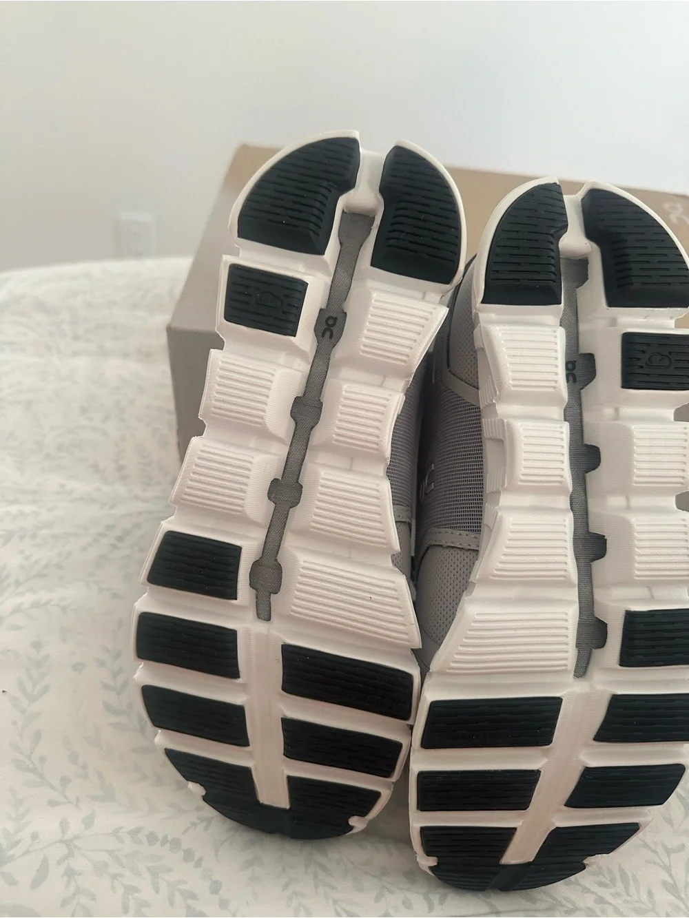 Cloud 5 Waterproof Sneakers in Glacier/White - Picture 7 of 9